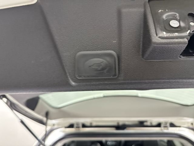 Used 2015 Chevrolet Traverse LTZ image 36