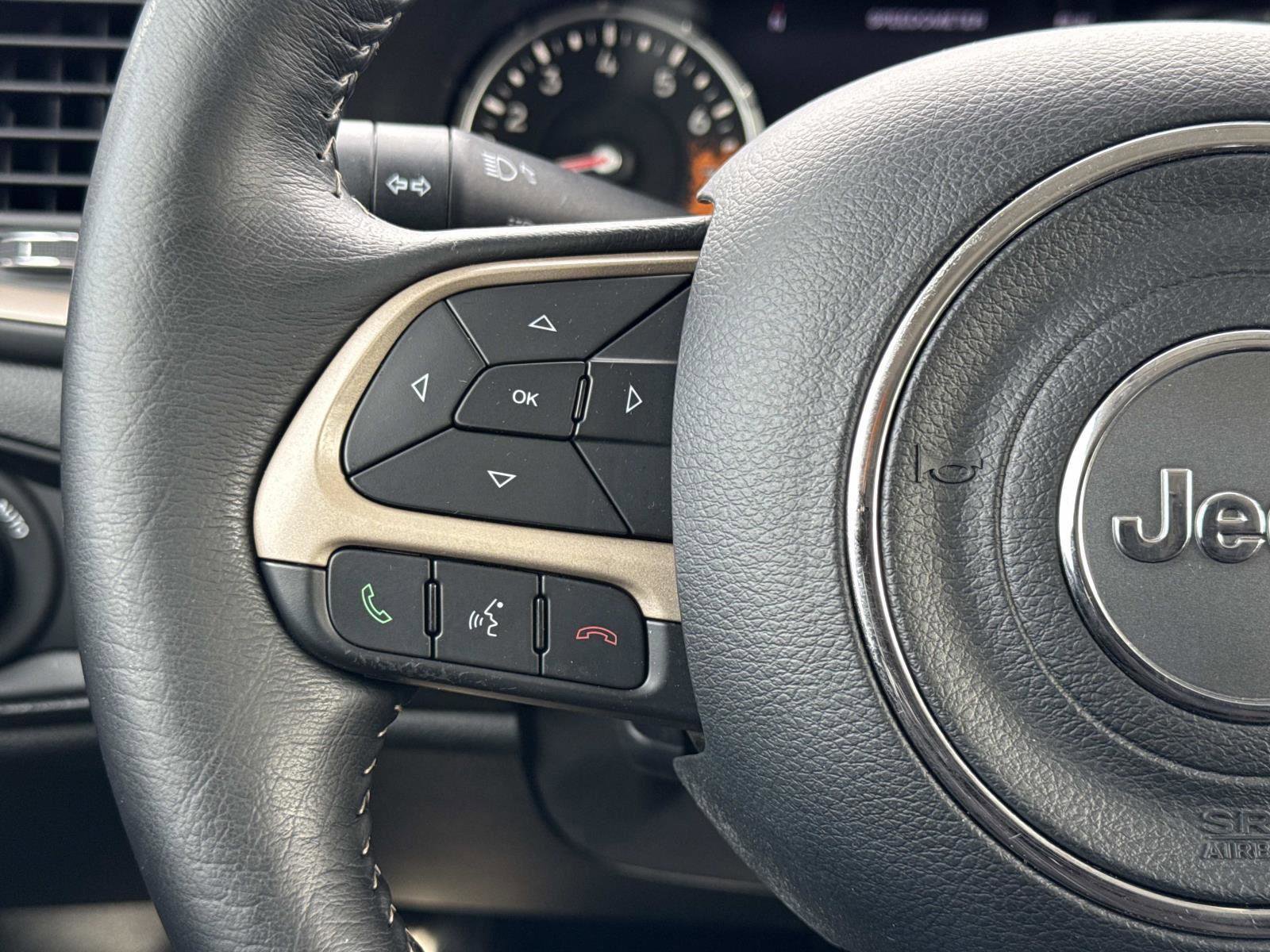 Used 2017 Jeep Renegade Limited image 9