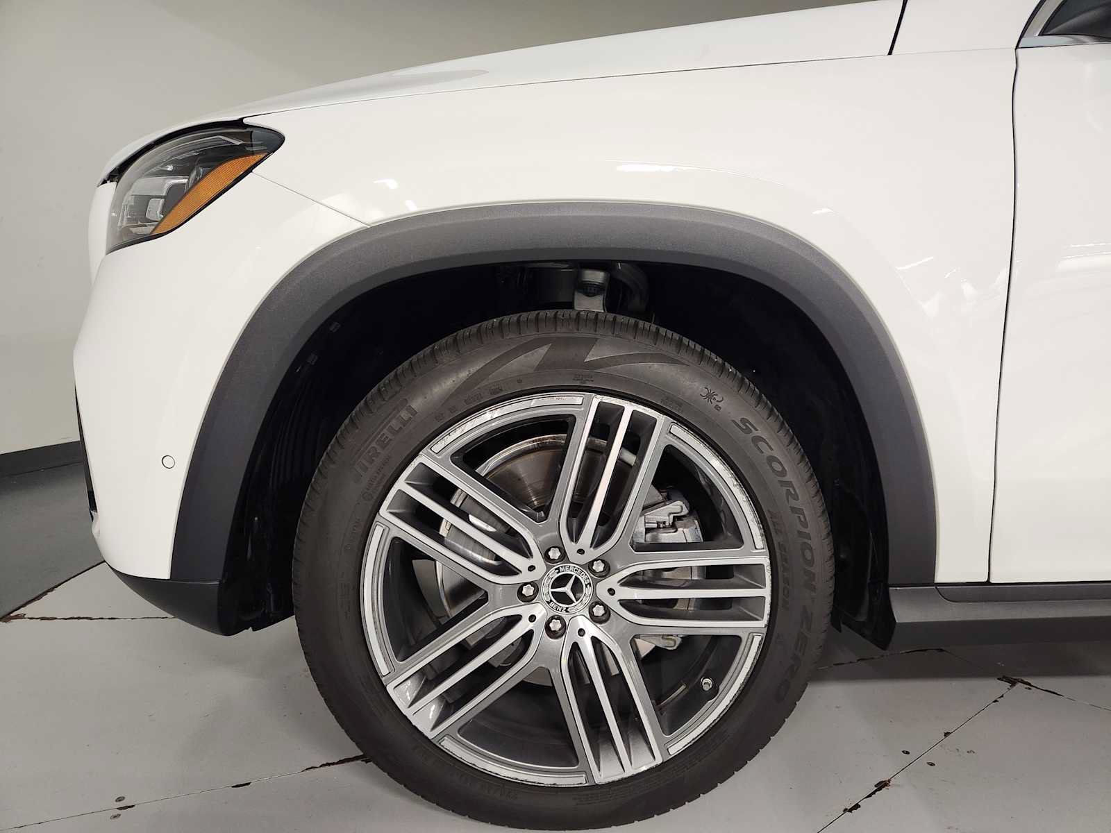Used 2026 Mercedes-Benz GLS 450 4MATIC image 11