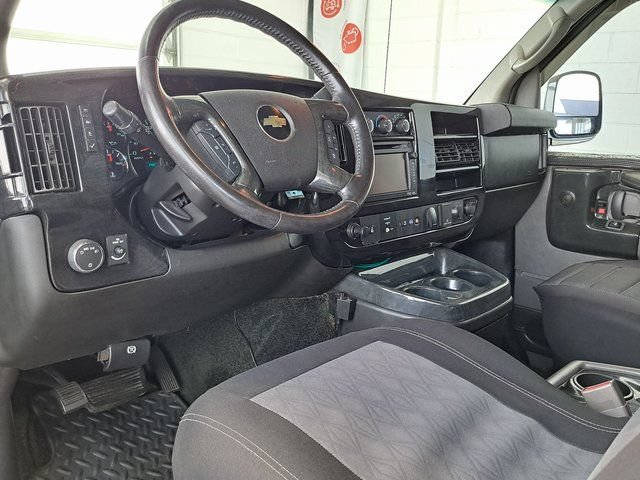 Used 2015 Chevrolet Express 2500 RWD image 8