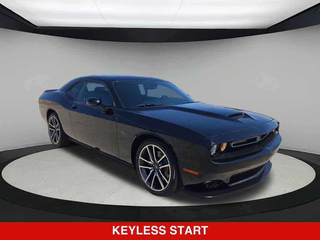 Used 2023 Dodge Challenger R/T RWD image 8