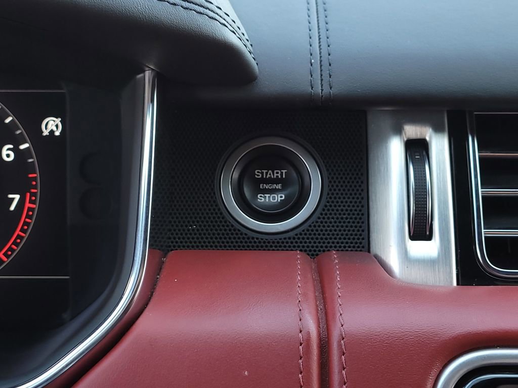 Used 2020 Land Rover Range Rover Autobiography image 24