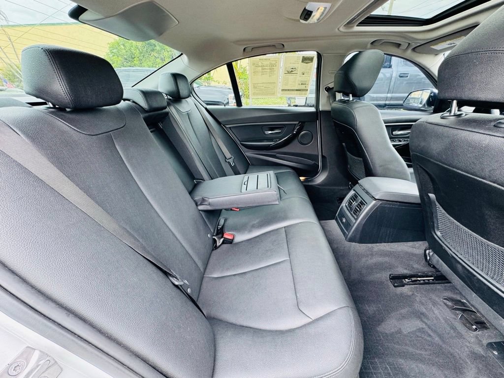Used 2018 BMW 320i Sedan w/ Convenience Package RWD image 15
