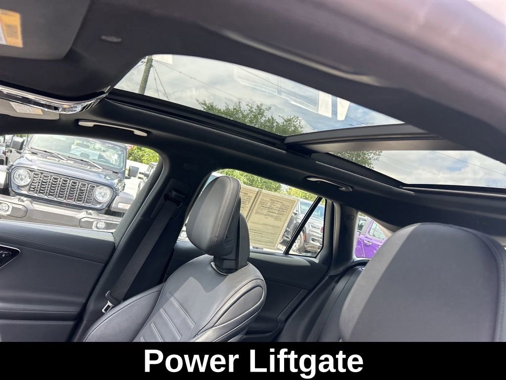 Used 2025 Mercedes-Benz GLC 43 AMG 4MATIC image 11