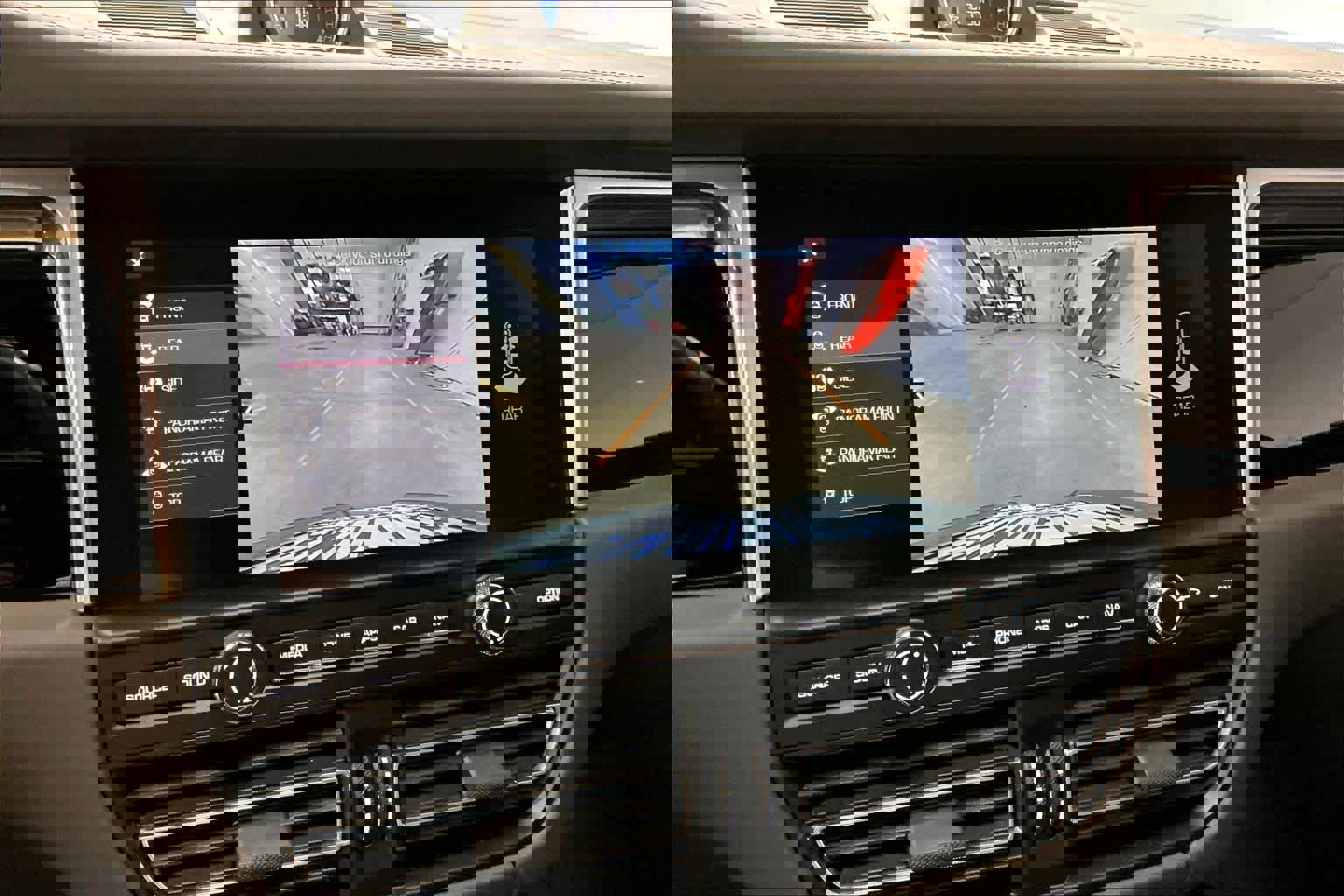 Used 2019 Porsche Macan S image 24