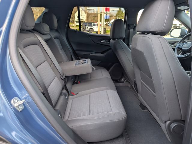 Used 2025 Chevrolet Equinox LT w/ Midnight Edition image 17