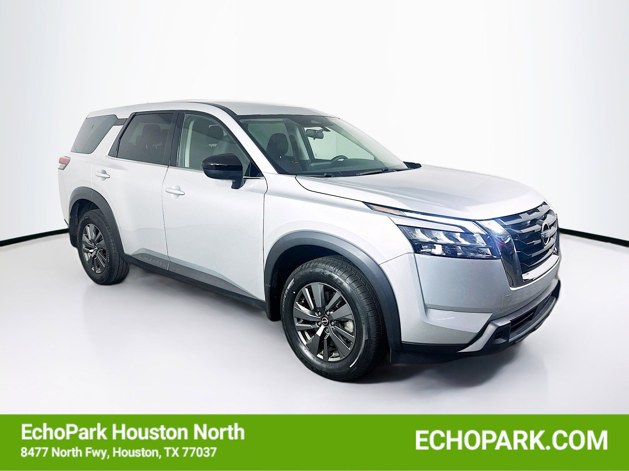 Used 2024 Nissan Pathfinder S image 1