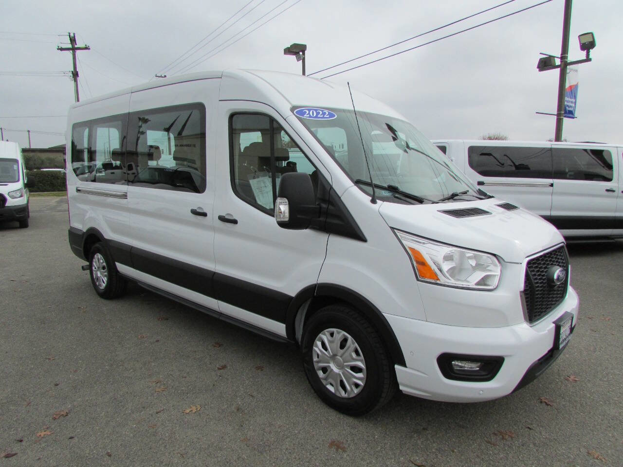 Used 2022 Ford Transit 350 XLT image 2