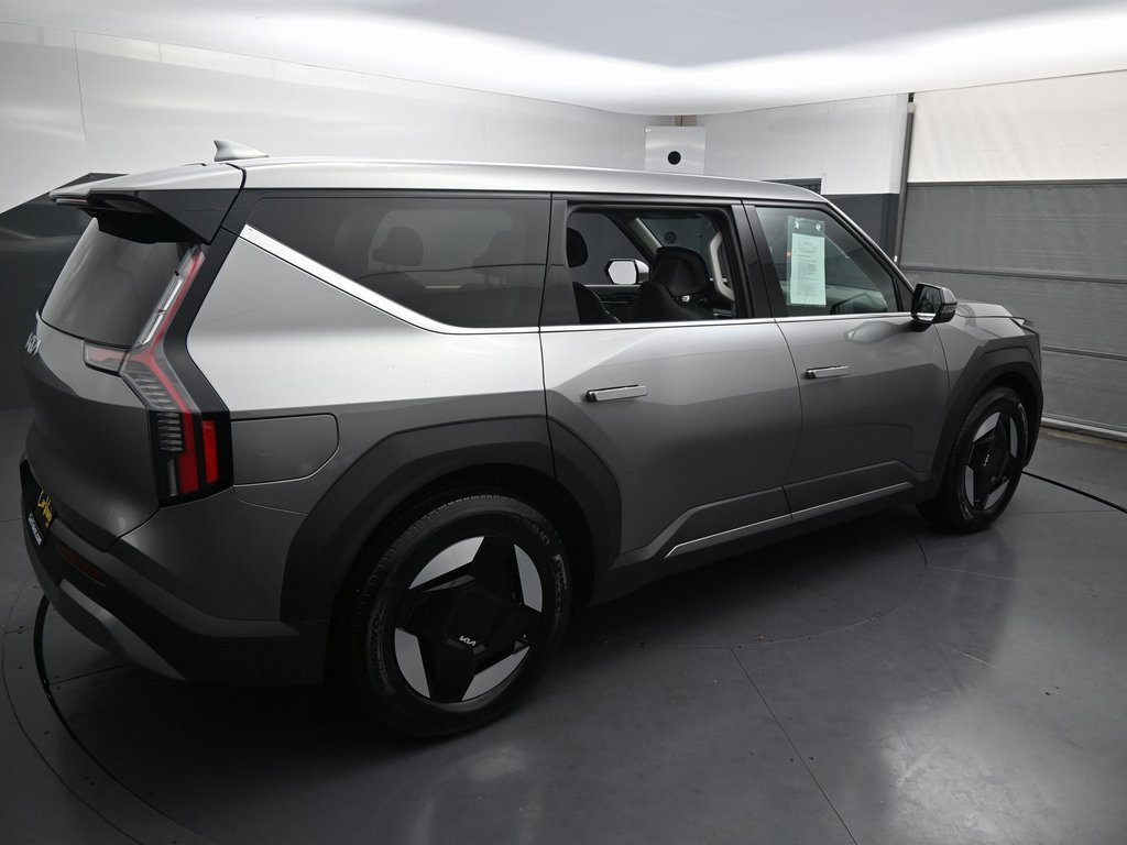 Used 2024 Kia EV9 Light Long Range image 13