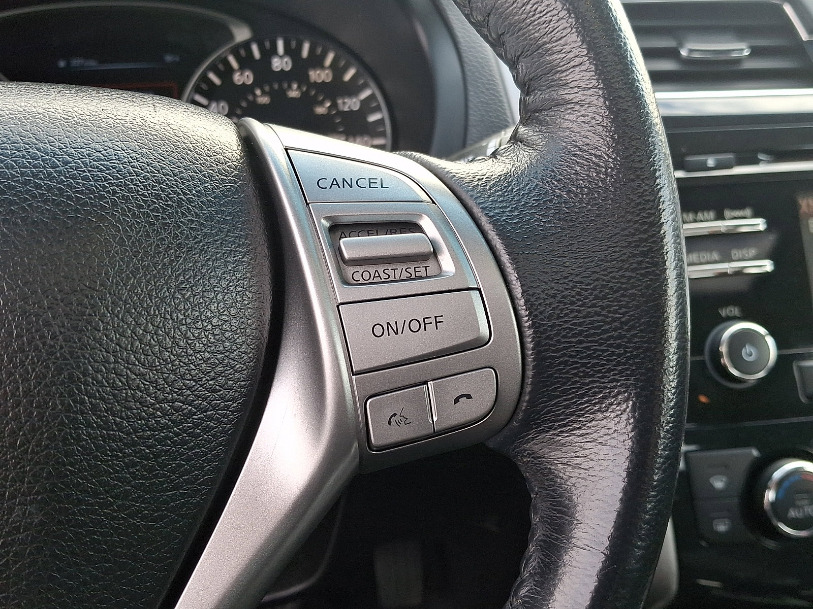 Used 2014 Nissan Altima 2.5 SV w/ Convenience Package image 22