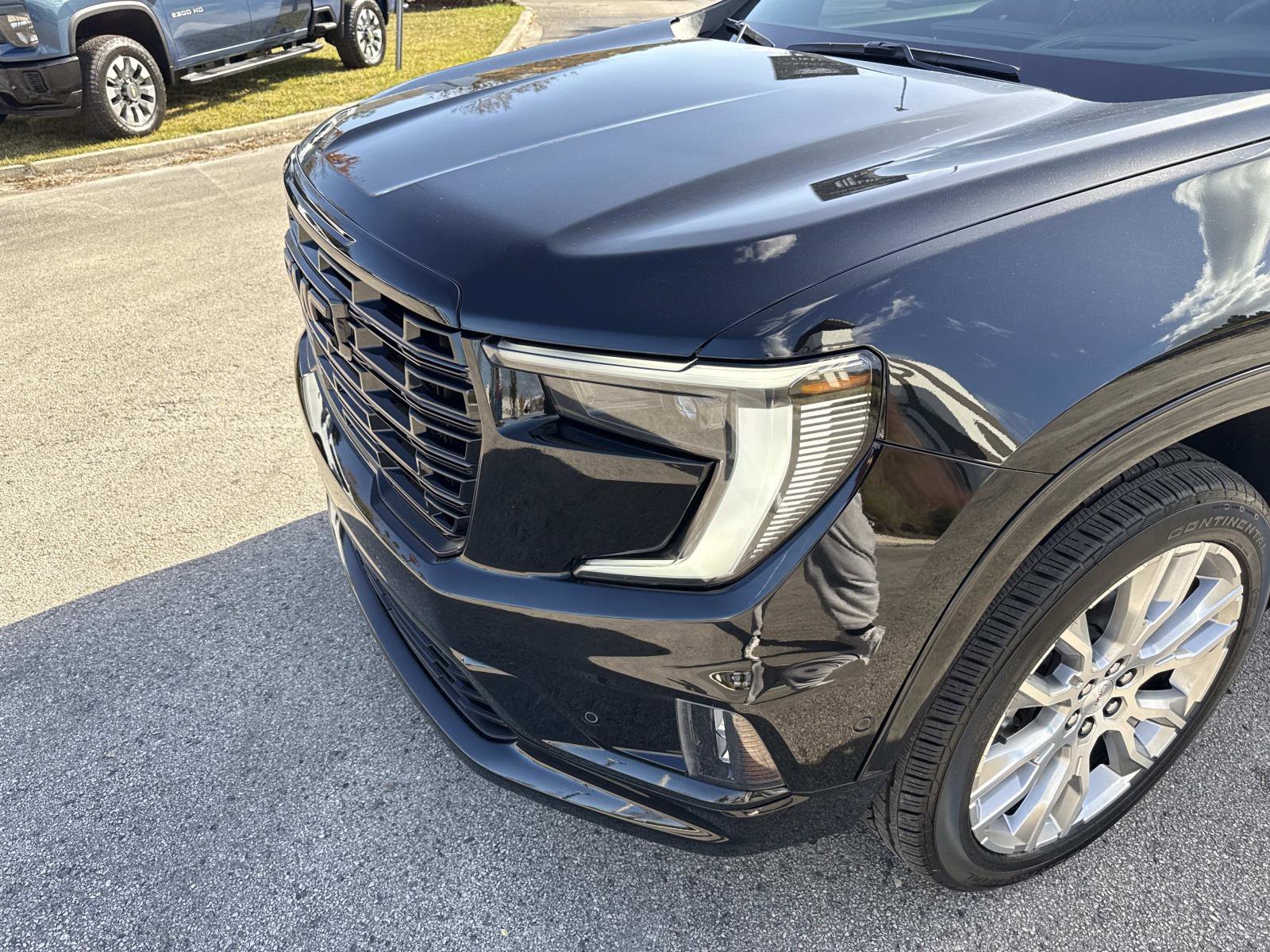 Used 2025 GMC Acadia Denali w/ Super Cruise Package image 10