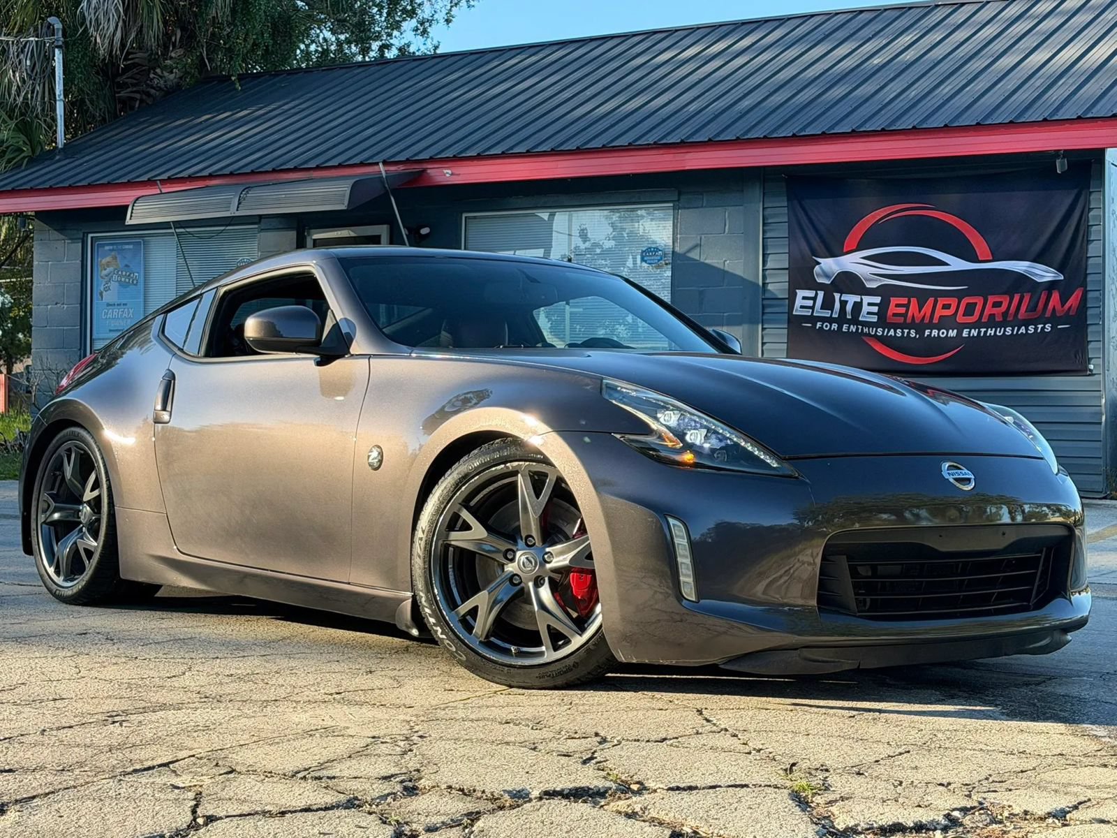 Used 2010 Nissan 370Z Touring w/ Sport Pkg RWD image 1