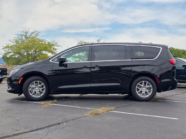 New 2027 Chrysler Pacifica LX FWD image 22