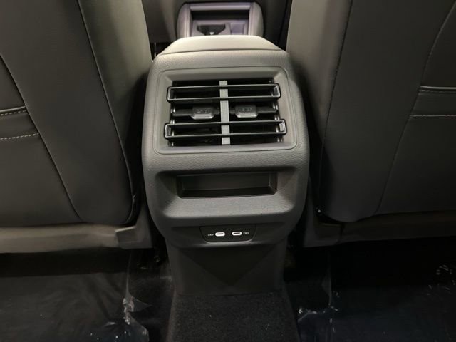 New 2026 Volkswagen Tiguan SE image 26