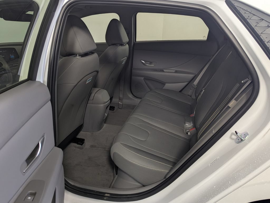 New 2026 Hyundai Elantra SEL FWD image 23