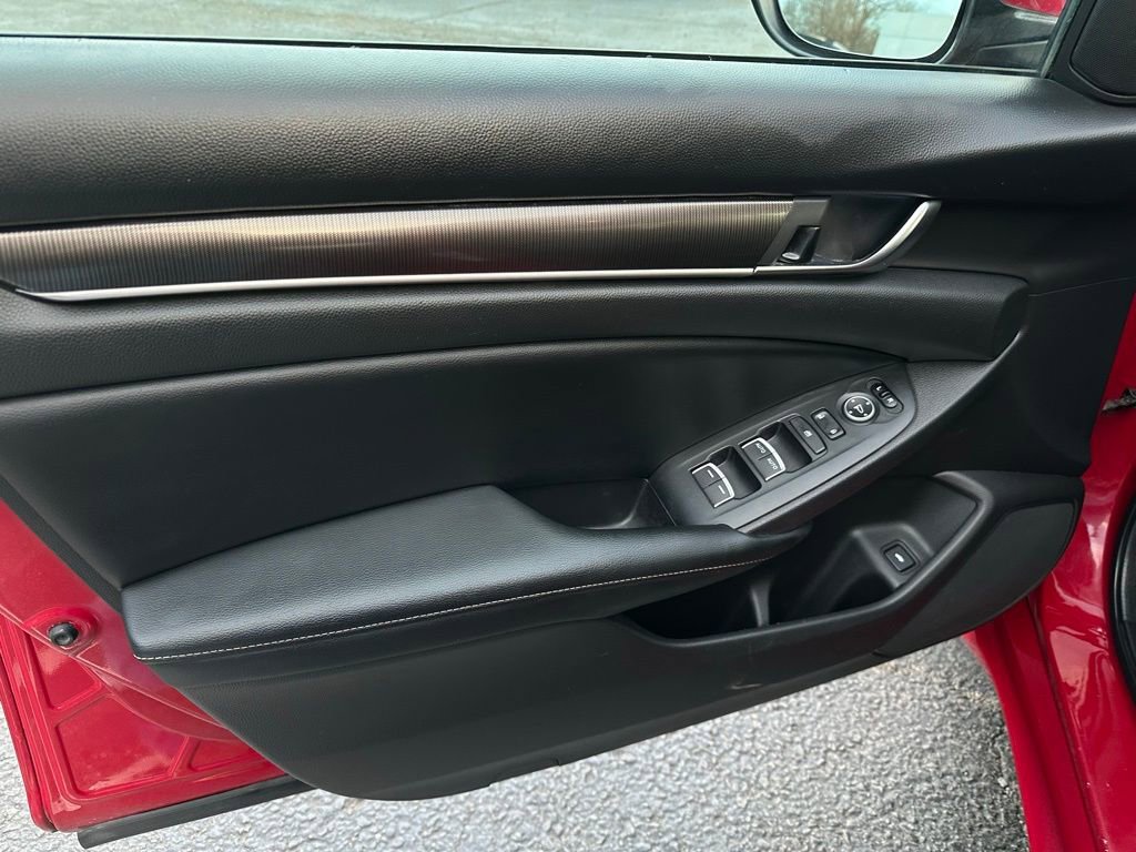 Used 2018 Honda Accord Sport image 10