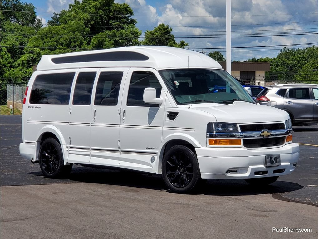 Used 2023 Chevrolet Express 2500 RWD image 9