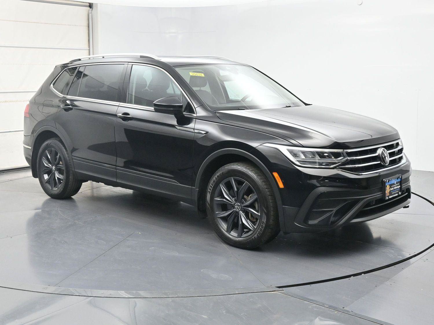 Used 2022 Volkswagen Tiguan SE AWD/4WD image 26