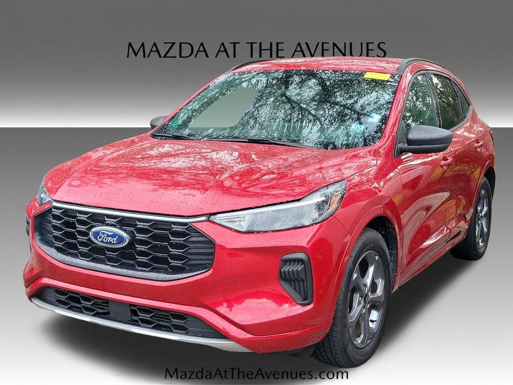 Used 2024 Ford Escape ST-Line w/ Tech Pack #1 FWD image 1