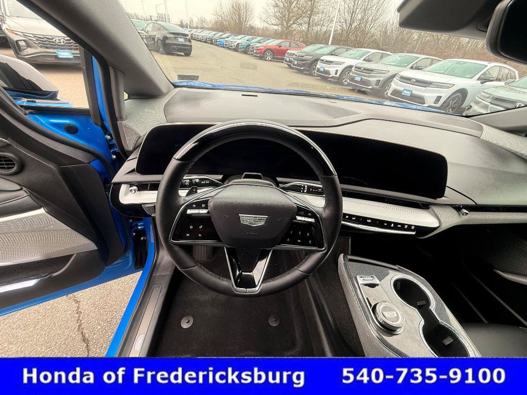 Used 2025 Cadillac Optiq Luxury 1 AWD/4WD image 34