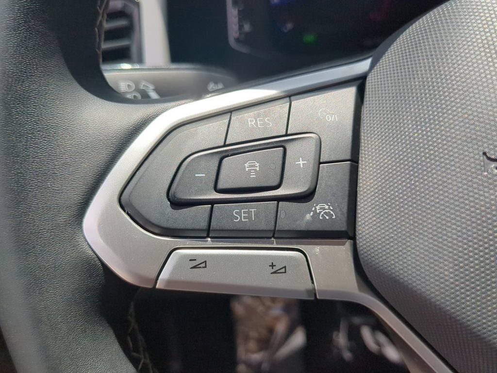 Certified 2023 Volkswagen Atlas Cross Sport SEL AWD/4WD image 31