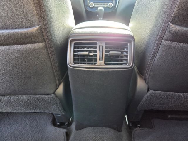 Used 2016 Nissan Rogue SL w/ SL Premium Package image 17