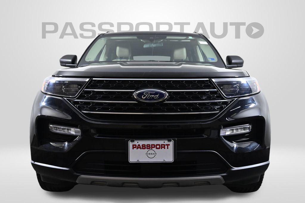 Used 2023 Ford Explorer XLT w/ Equipment Group 202A AWD/4WD image 2