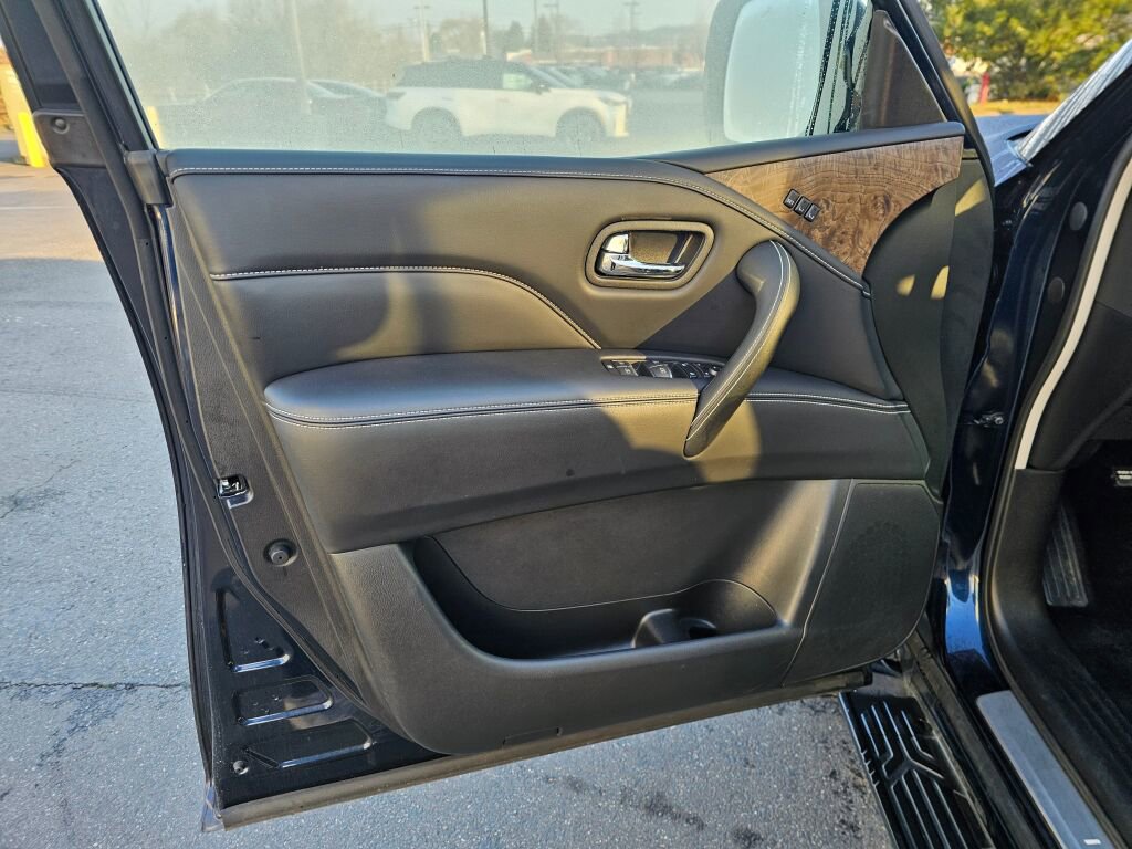 Used 2024 INFINITI QX80 Premium Select w/ Cargo Package image 24