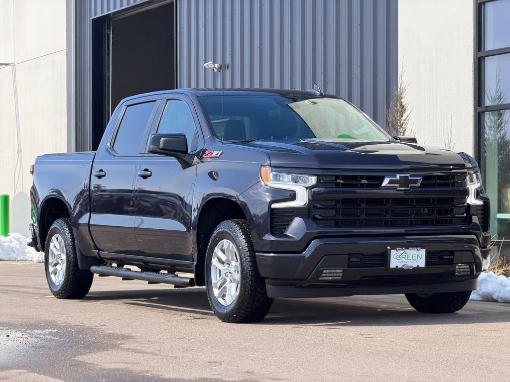 Used 2023 Chevrolet Silverado 1500 RST w/ Z71 Off-Road Package AWD/4WD image 4