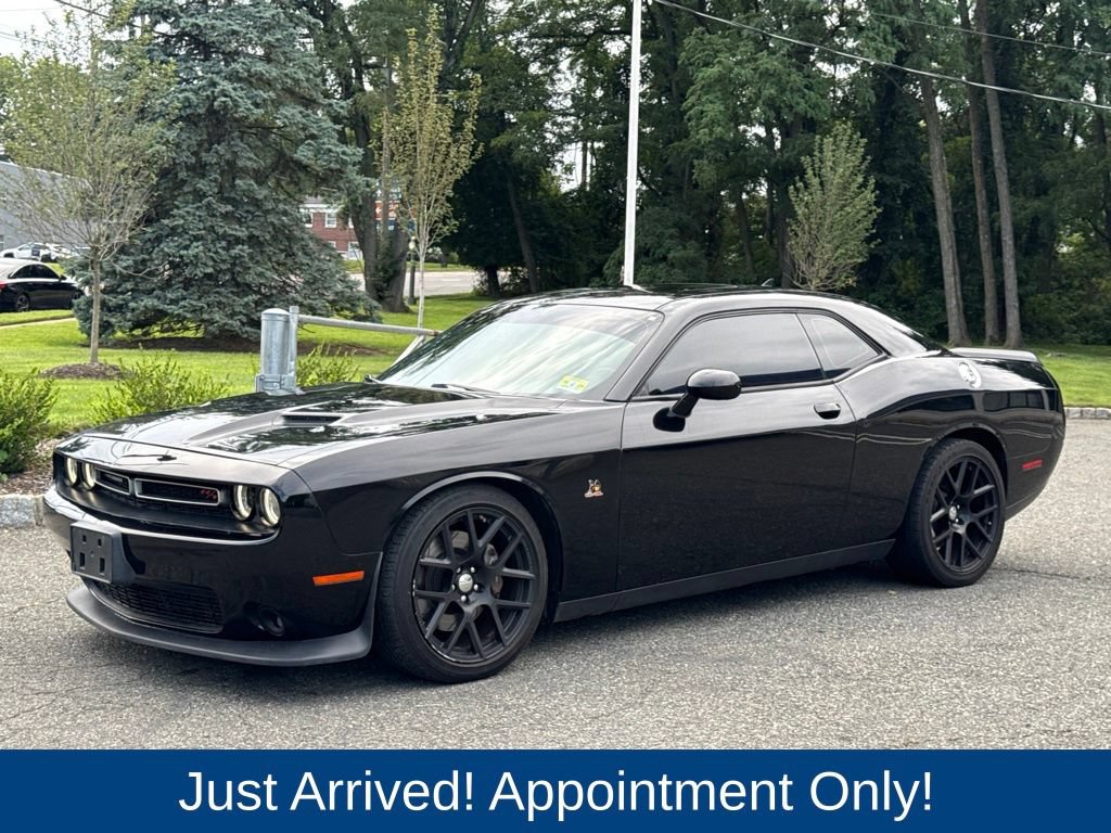 Used 2015 Dodge Challenger R/T Scat Pack w/ Leather Interior Group RWD image 3