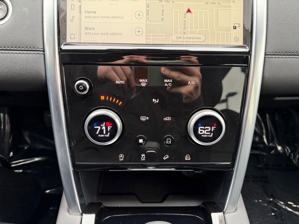 Used 2023 Land Rover Discovery Sport SE image 25