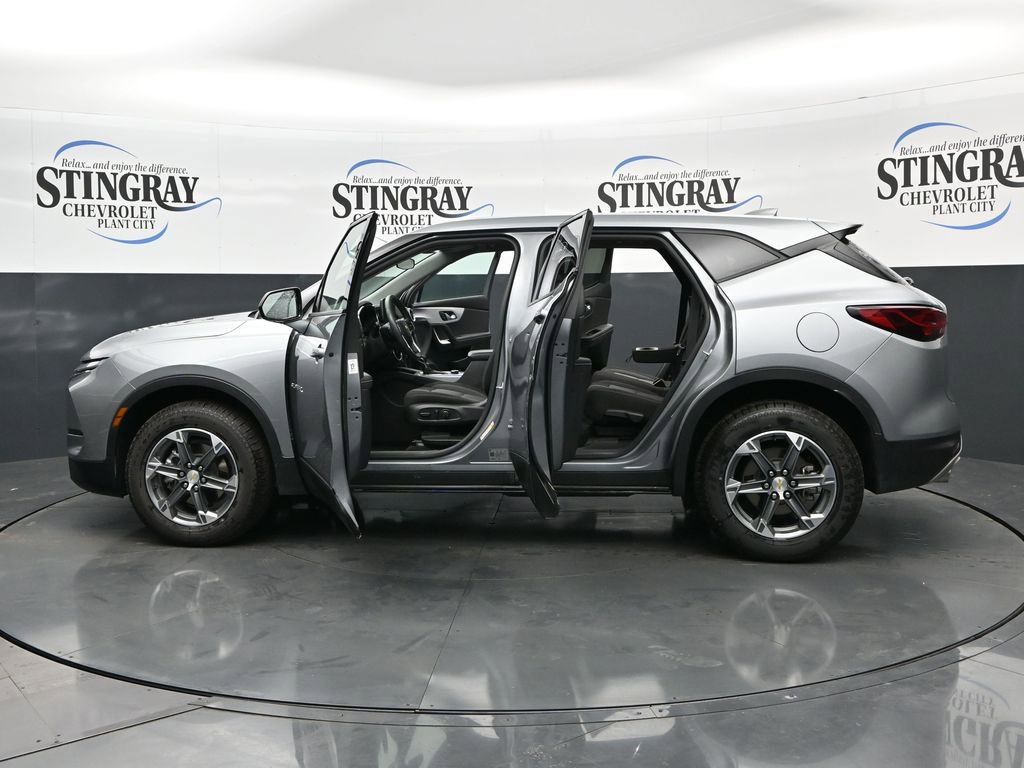 Used 2025 Chevrolet Blazer LT image 28