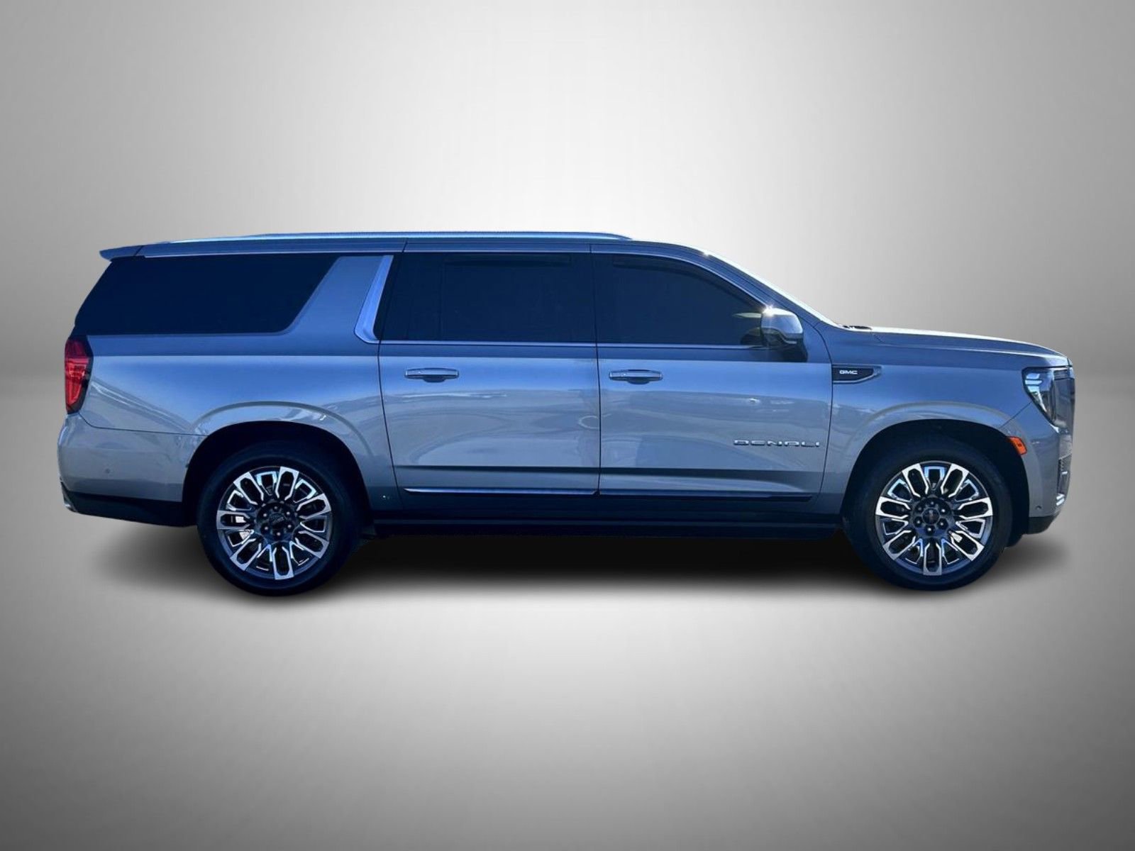 Used 2024 GMC Yukon XL Denali Ultimate image 4