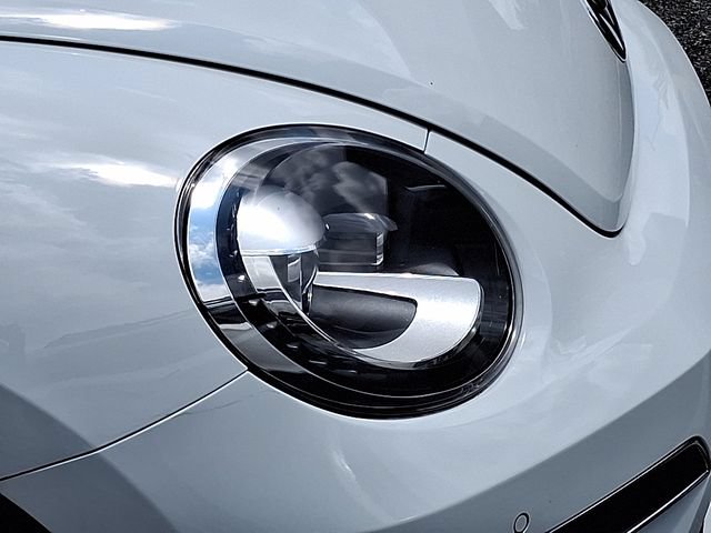 Used 2018 Volkswagen Beetle 2.0T SE FWD image 29