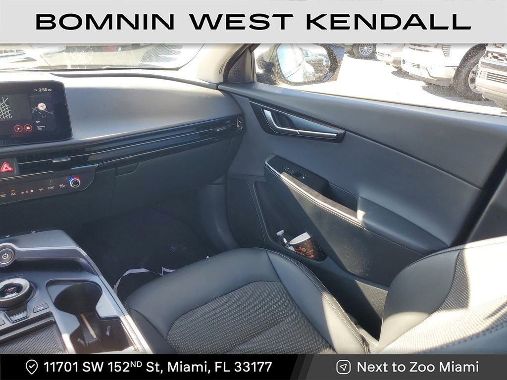 Used 2025 Kia EV6 Light image 15