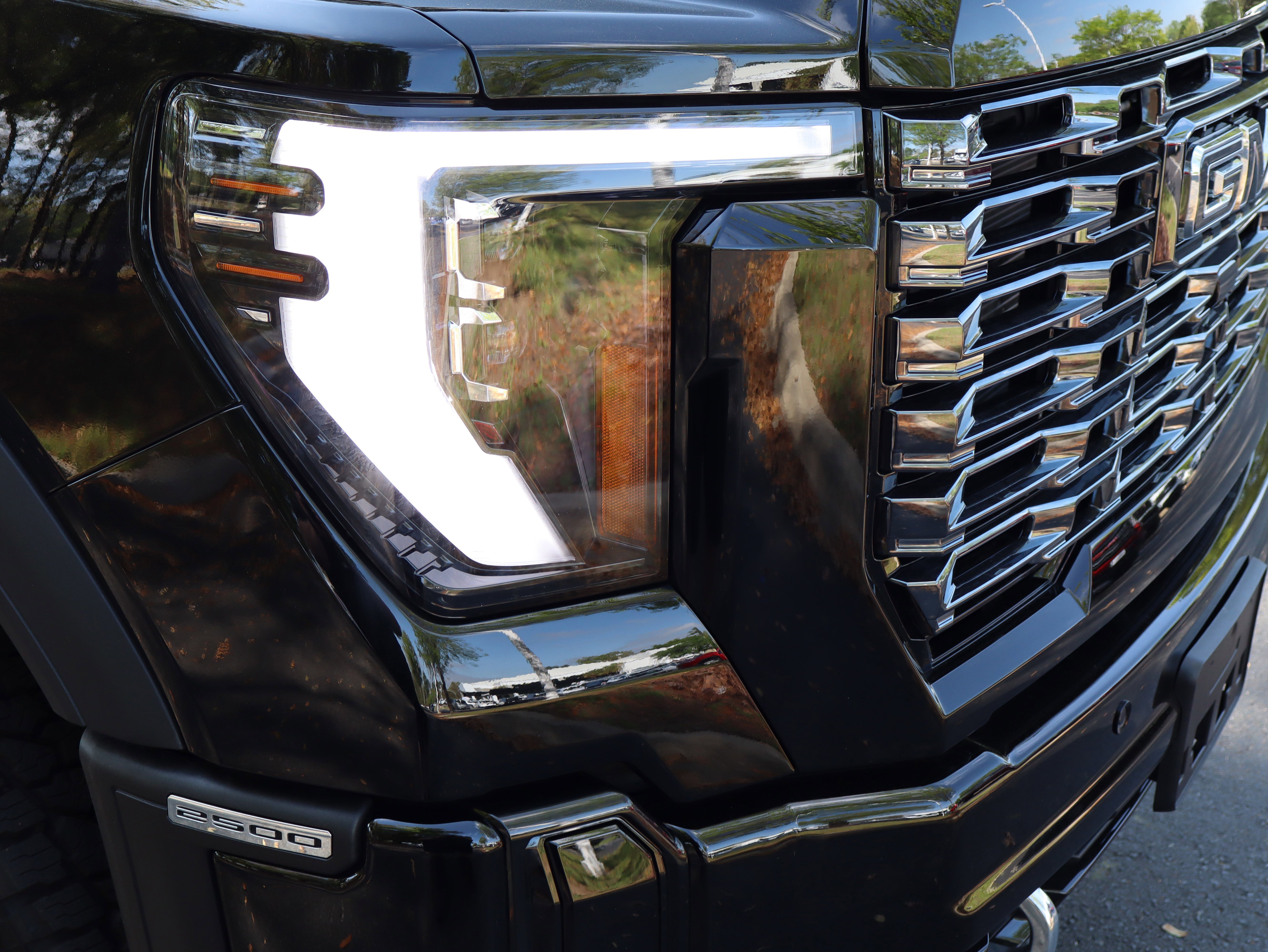 Used 2025 GMC Sierra 2500 Denali Ultimate image 13