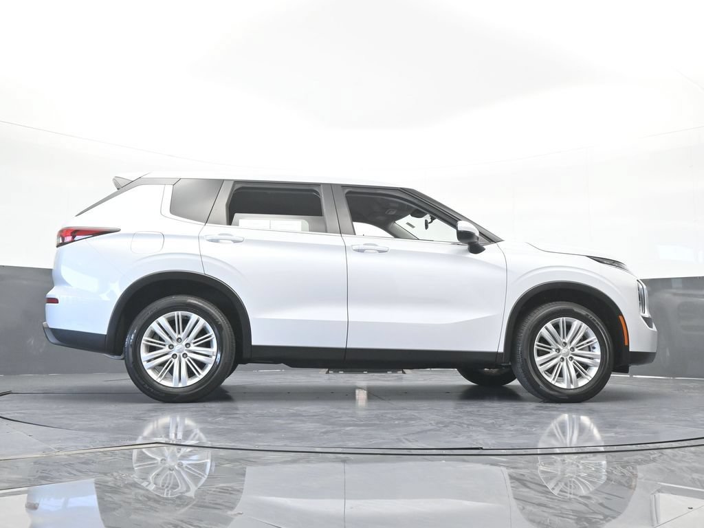 Used 2024 Mitsubishi Outlander ES FWD image 64