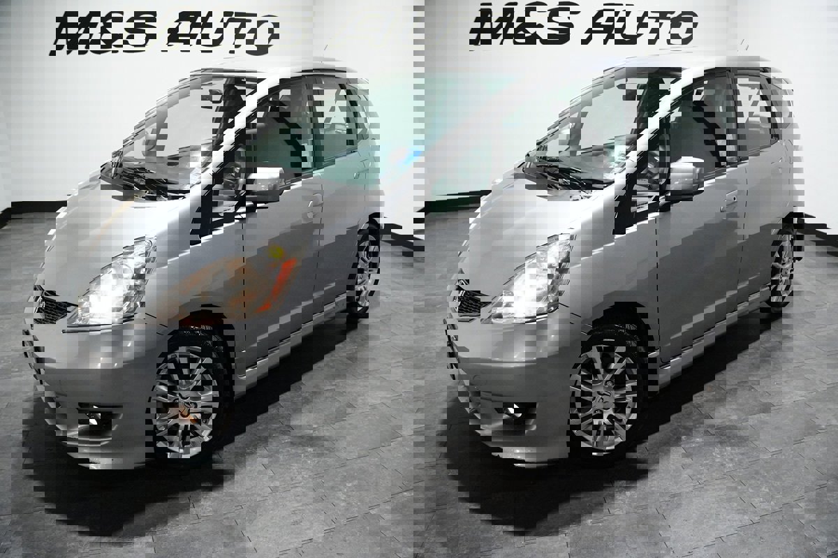 Used 2010 Honda Fit Sport image 2