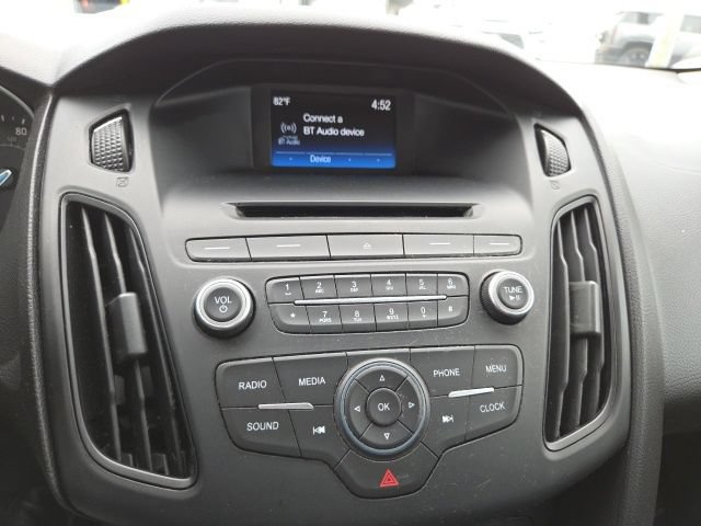 Used 2016 Ford Focus SE FWD image 16