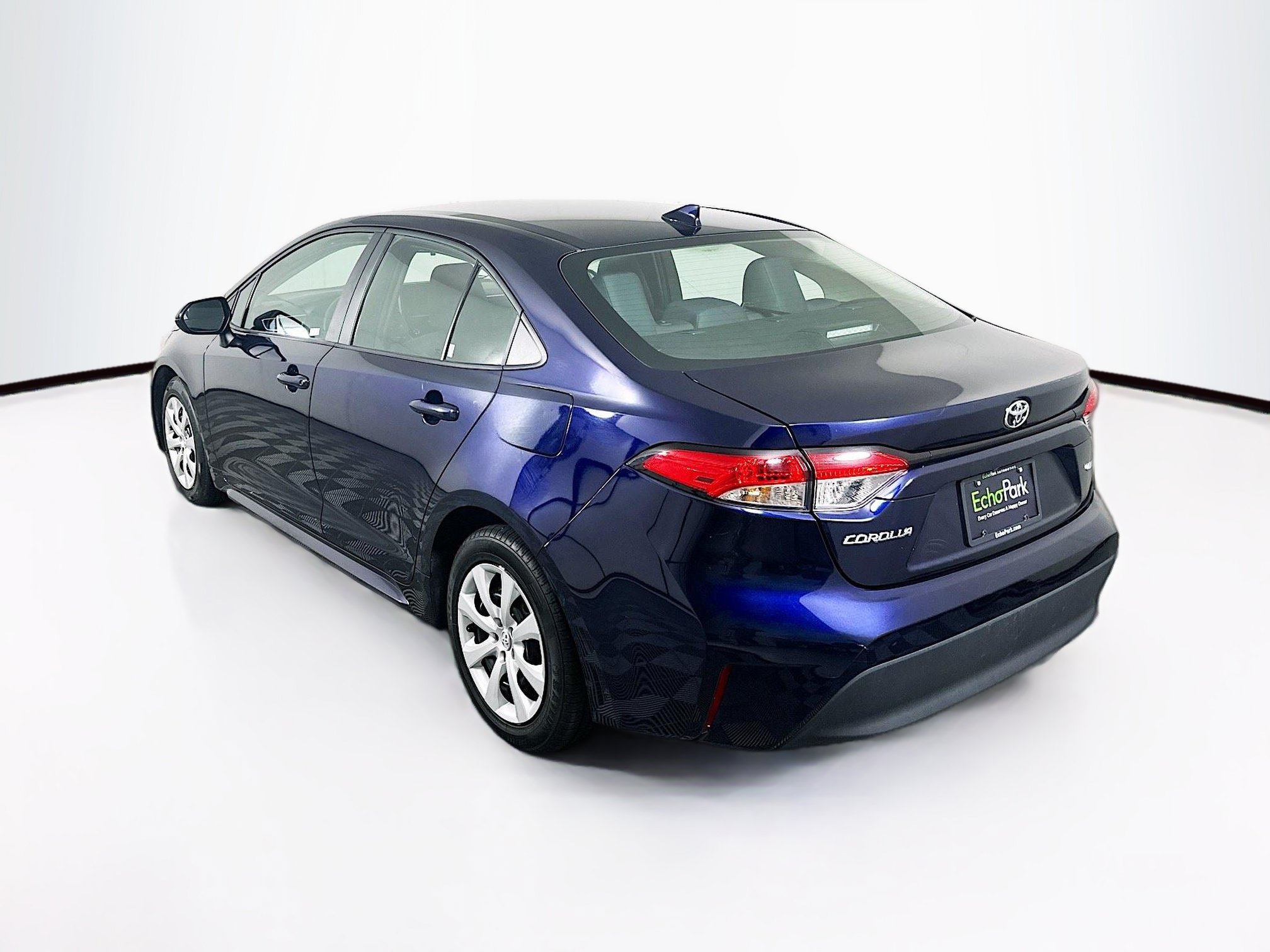 Used 2024 Toyota Corolla LE FWD image 5