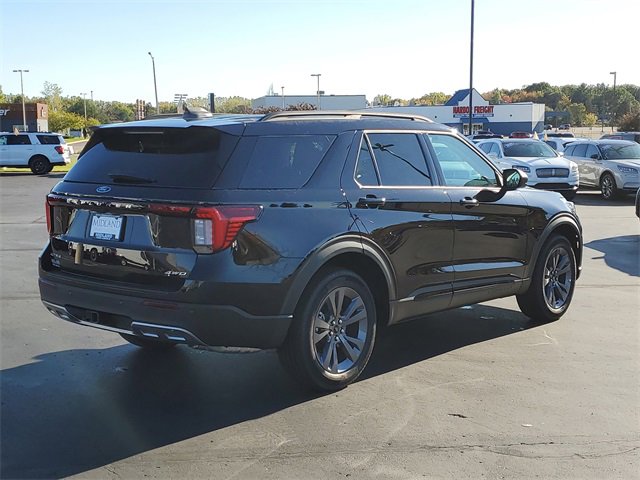 New 2026 Ford Explorer Active w/ Active Comfort Package image 3