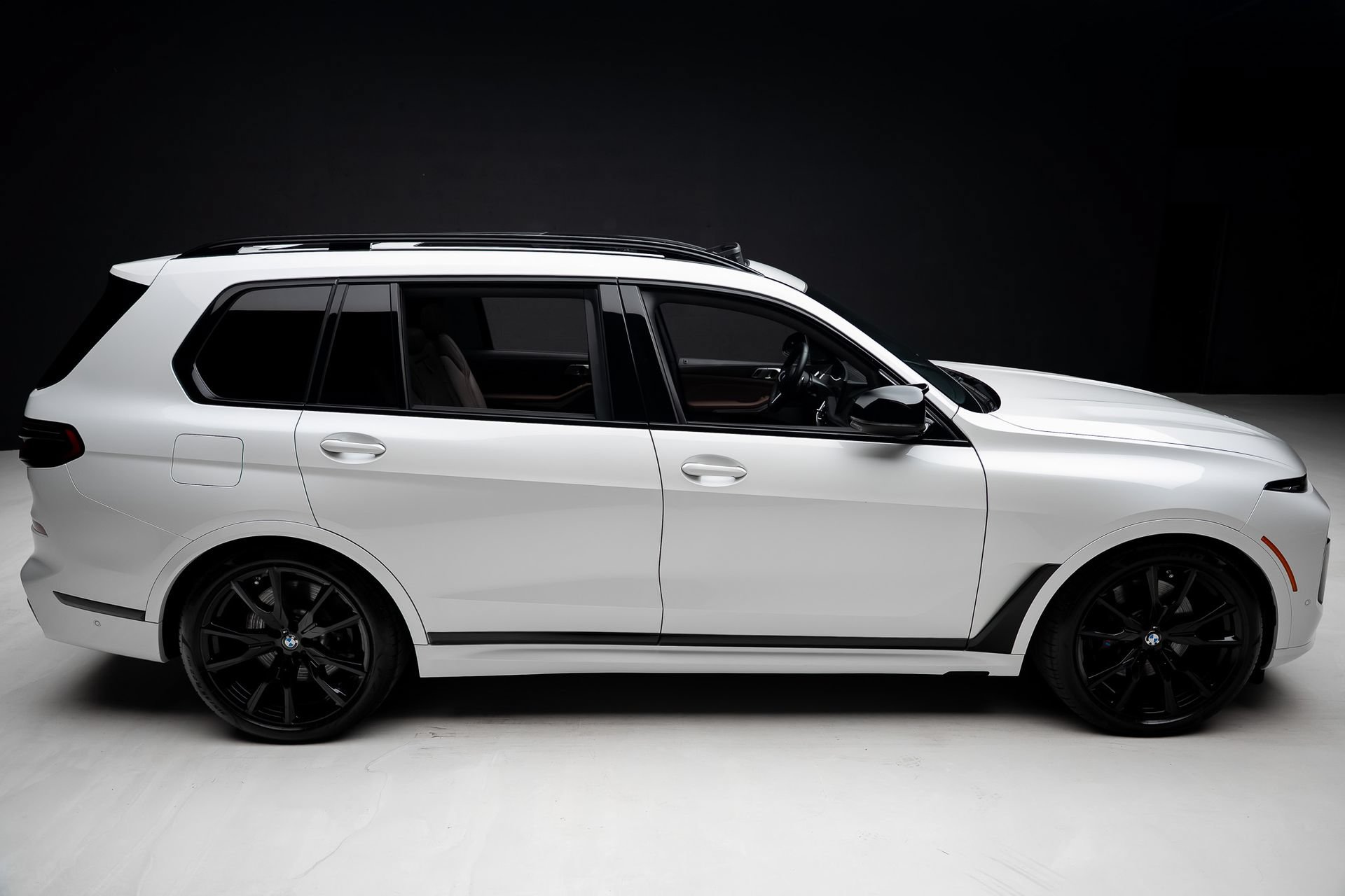Used 2024 BMW X7 M60i AWD/4WD image 36