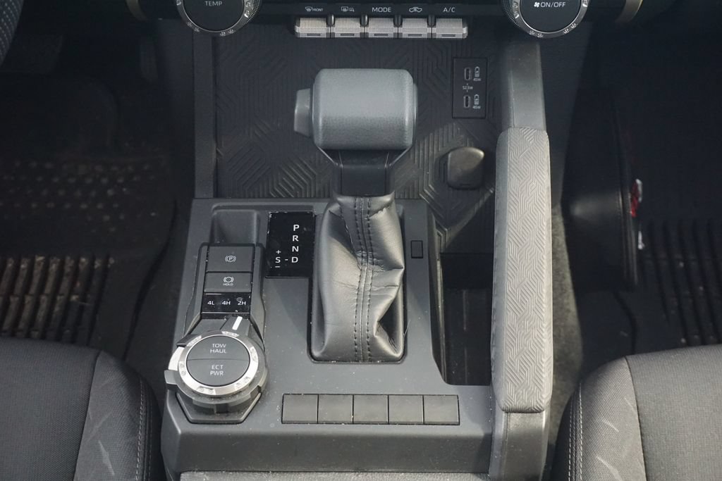 Used 2025 Toyota Tacoma SR5 AWD/4WD image 27