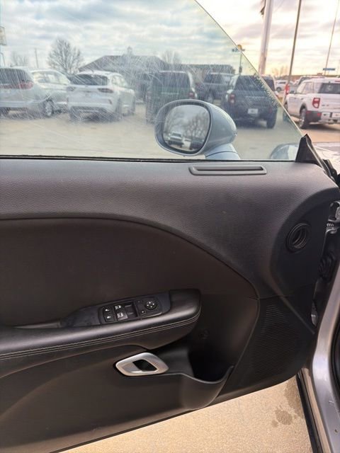 Used 2016 Dodge Challenger SXT image 14