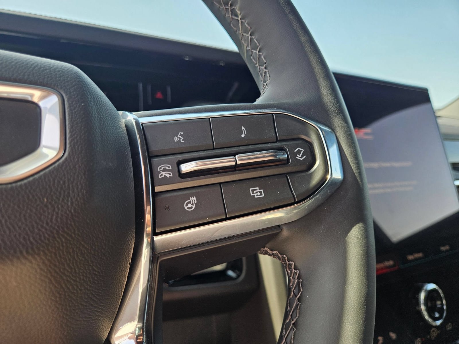 New 2026 GMC Yukon XL Elevation AWD/4WD image 13
