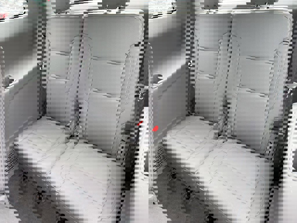 Used 2023 GMC Acadia SLT image 23