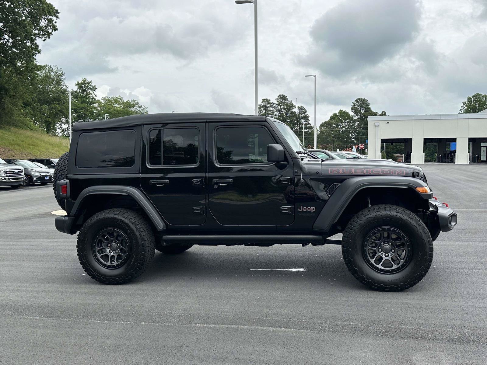 Used 2021 Jeep Wrangler Unlimited Rubicon w/ Xtreme Recon 35" Tire Package AWD/4WD image 27