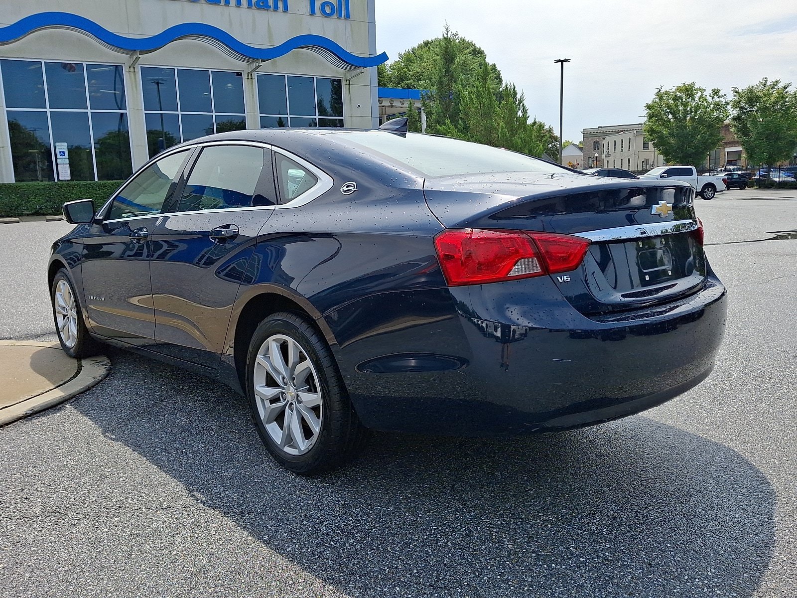 Used 2018 Chevrolet Impala LT FWD image 4