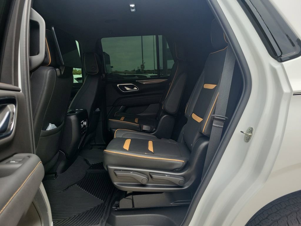 Used 2024 GMC Yukon AT4 AWD/4WD image 7