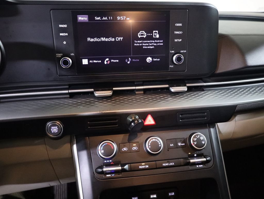 Used 2022 Kia Carnival LX FWD image 21